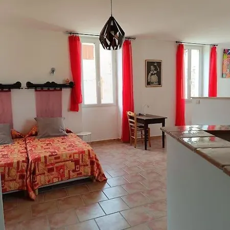 Papillon Apartment