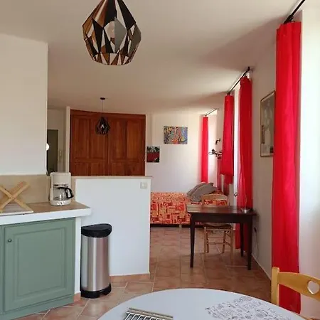 Papillon Apartment *